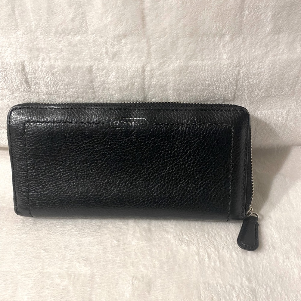 COACH Accordion Zippy Wallet - USED / Black.